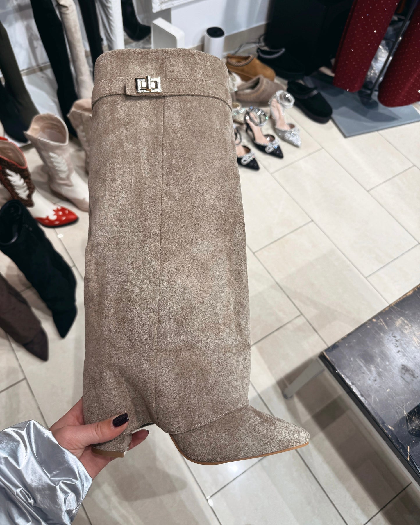 Suede boots taupe