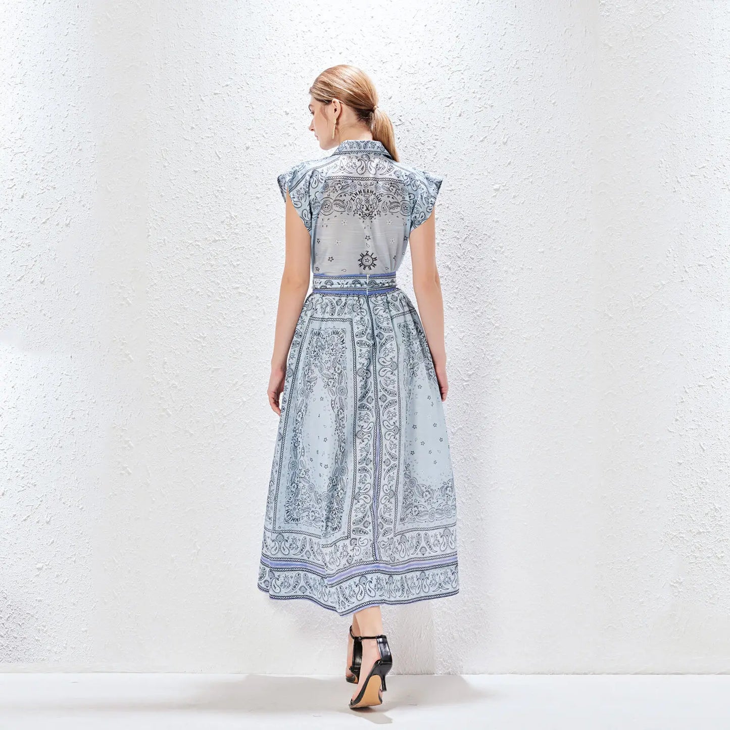 Lara - Lace-up dress