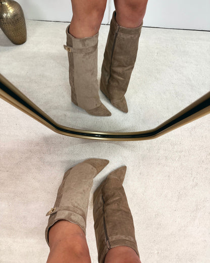 Suede boots taupe